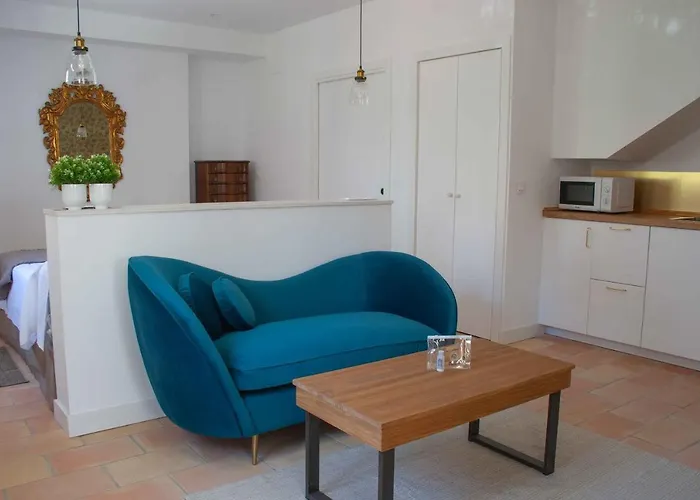Apartamentos Tres Llaves Palacio De Vela De Los Cobos