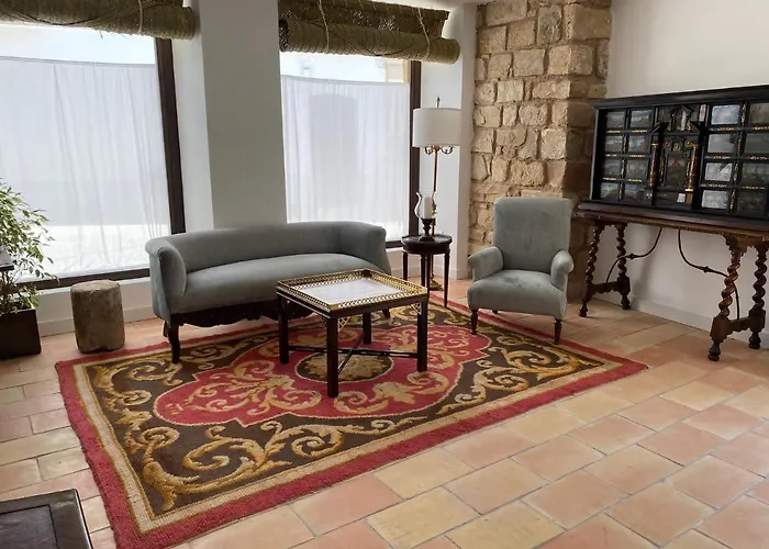 Apartamentos Tres Llaves Palacio De Vela De Los Cobos
